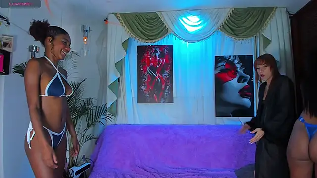 Snapshot of madams_worker chatting on 12/14/25, 08:02 madams worker online show from 12/14/25, 08:02