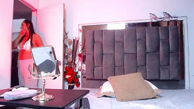 Snapshot of Salmma_Milf chatting on 02/25/26, 11:53 Salmma Milf online show from 02/25/26, 11:53