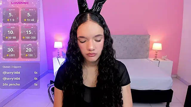 ZairaGlow online show from 10/17/25, 11:35