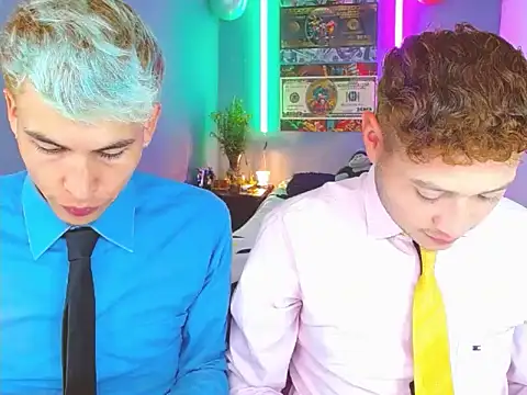 Snapshot of Latin_boysxxxx chatting on 10/28/25, 04:16 Latin boysxxxx online show from 10/28/25, 04:16