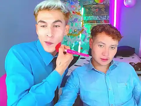 Snapshot of Latin_boysxxxx chatting on 11/04/25, 03:49 Latin boysxxxx online show from 11/04/25, 03:49