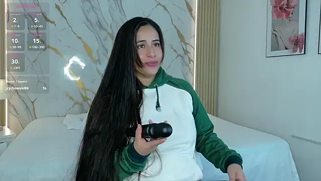 Snapshot of zoe_longhair chatting on 05/04/26, 08:16 zoe longhair online show from 05/04/26, 08:16