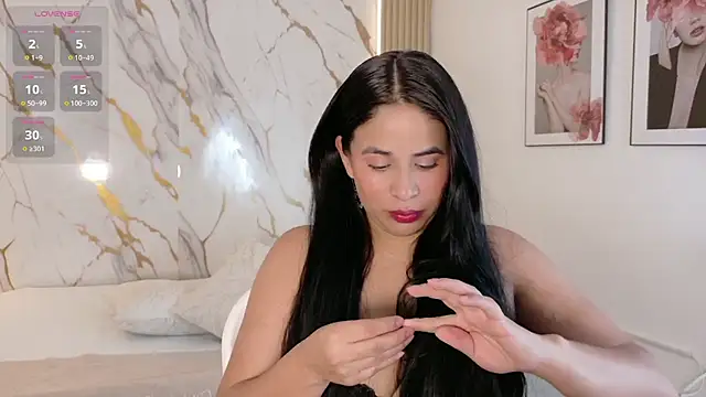 Snapshot of zoe_longhair chatting on 07/20/26, 01:35 zoe longhair online show from 07/20/26, 01:35