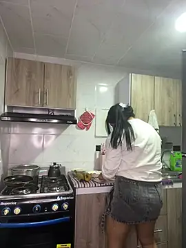 Snapshot of Mellani_luod chatting on 04/08/26, 01:05 Mellani luod online show from 04/08/26, 01:05