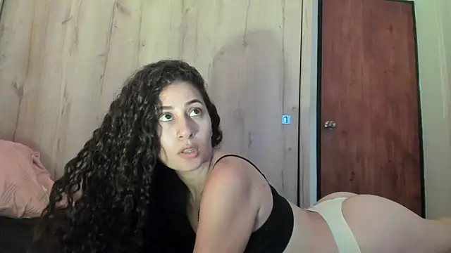 Snapshot of fernanda317 chatting on 03/28/26, 03:22 fernanda317 online show from 03/28/26, 03:22