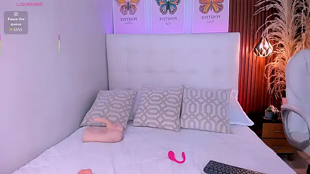 susie thomsonn online show from 01/14/26, 01:22