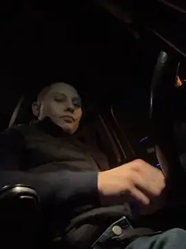 Snapshot of Feloh95 chatting on 11/14/25, 04:44 Feloh95 online show from 11/14/25, 04:44