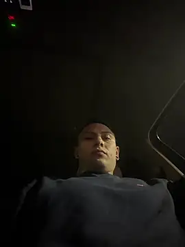 Snapshot of Feloh95 chatting on 03/31/26, 01:51 Feloh95 online show from 03/31/26, 01:51