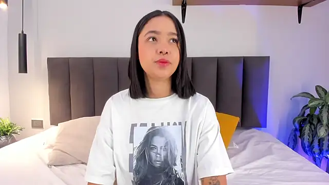 AilanaCortes online show from 11/01/25, 12:18