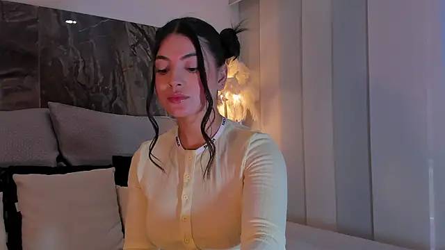 Rashel Frost  online show from 02/02/26, 07:45