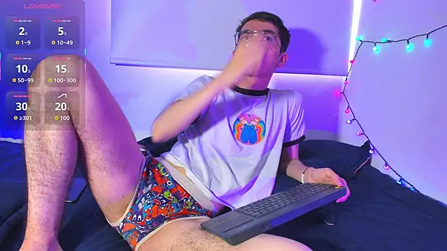 Snapshot of dani_angel_dark chatting on 12/19/25, 09:11 dani angel dark online show from 12/19/25, 09:11