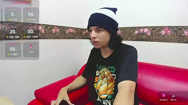 Snapshot of Mike_Miiller_ chatting on 10/21/25, 07:47 Mike Miiller online show from 10/21/25, 07:47