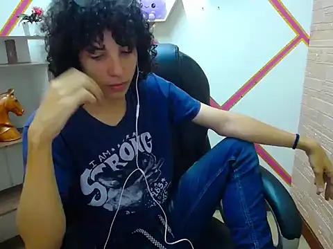 Snapshot of Mike_Miiller_ chatting on 10/29/25, 05:36 Mike Miiller online show from 10/29/25, 05:36