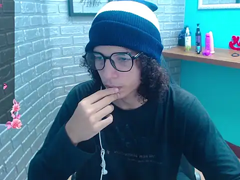 Snapshot of Mike_Miiller_ chatting on 11/06/25, 05:25 Mike Miiller online show from 11/06/25, 05:25