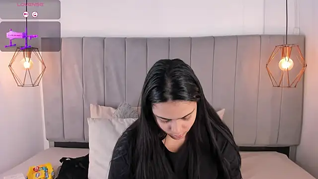 Pamela occoner  online show from 12/15/25, 07:40