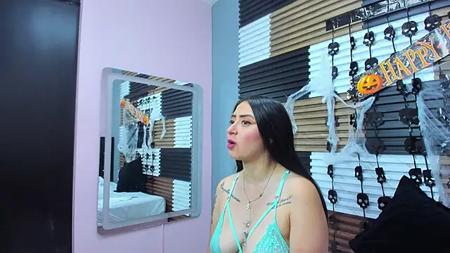 JuliethCruz  online show from 11/02/25, 01:24