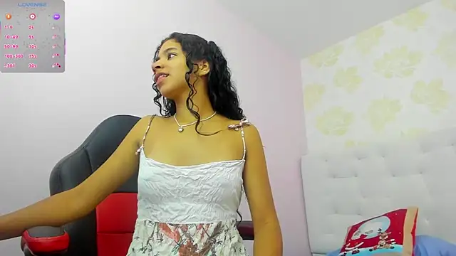 Snapshot of SARAH_KEYS4 chatting on 12/03/25, 03:14 SARAH KEYS4 online show from 12/03/25, 03:14