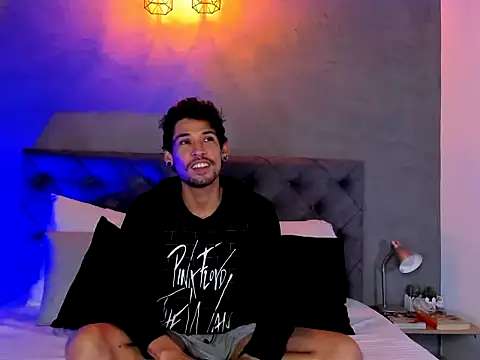 MaxHuston online show from 11/14/25, 07:07