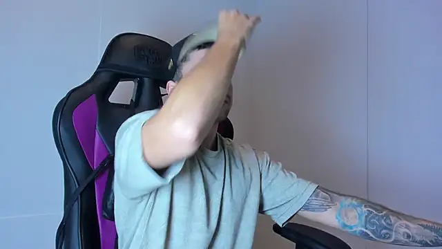 Mike montoya01 online show from 12/05/25, 12:25