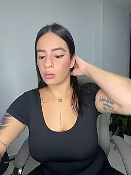 Emily Kurth23 online show from 11/29/25, 11:19