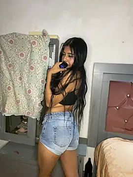 Snapshot of Alicia_Sanz chatting on 03/08/26, 07:45 Alicia Sanz online show from 03/08/26, 07:45