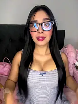 MiaSofia   online show from 12/04/25, 04:11