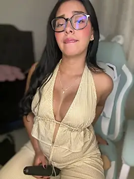 MiaSofia   online show from 04/22/26, 05:32