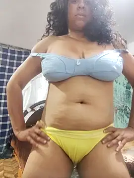 Snapshot of Karenmtroconiz chatting on 12/15/25, 02:54 Karenmtroconiz online show from 12/15/25, 02:54