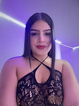 Snapshot of Lucianacuoper chatting on 10/29/25, 03:53 Lucianacuoper online show from 10/29/25, 03:53