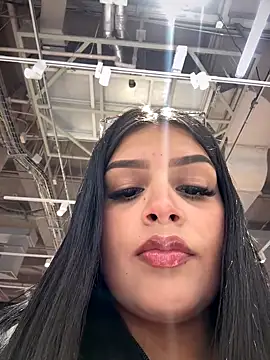 Lucianacuoper online show from 11/14/25, 09:24