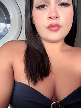 Lucianacuoper online show from 11/15/25, 06:59