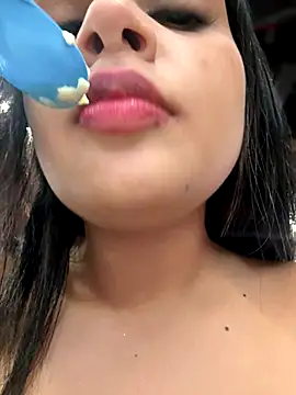 Lucianacuoper online show from 11/21/25, 07:34