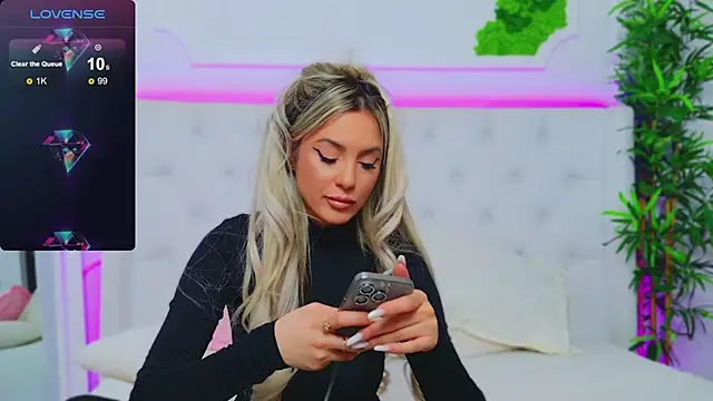 Snapshot of AriannaSins chatting on 02/05/25, 07:42 AriannaSins online show from 02/05/25, 07:42