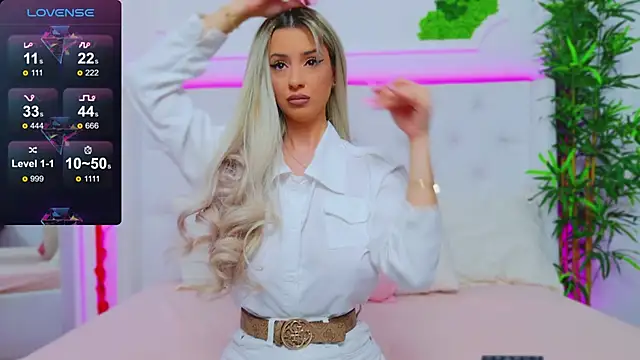 Snapshot of AriannaSins chatting on 02/11/25, 01:41 AriannaSins online show from 02/11/25, 01:41