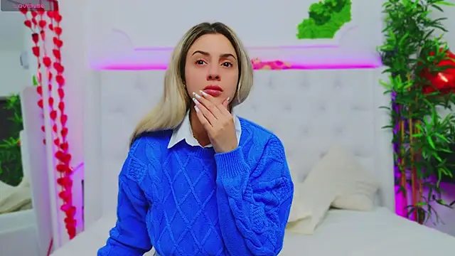 Snapshot of AriannaSins chatting on 02/26/25, 02:03 AriannaSins online show from 02/26/25, 02:03