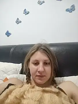 Snapshot of SandyCassie chatting on 10/16/25, 10:22 SandyCassie online show from 10/16/25, 10:22