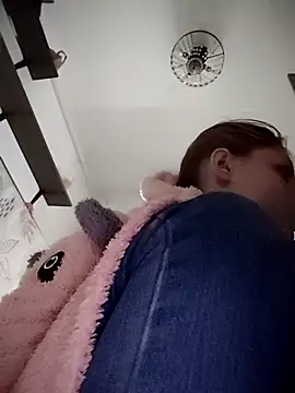 Snapshot of SandyCassie chatting on 11/17/25, 12:00 SandyCassie online show from 11/17/25, 12:00