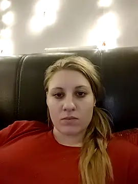 Snapshot of SandyCassie chatting on 12/14/25, 08:13 SandyCassie online show from 12/14/25, 08:13