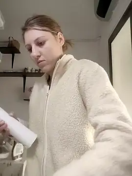 SandyCassie online show from 12/22/25, 09:06