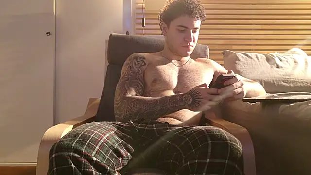 KevinWolf777 online show from 04/24/26, 03:31