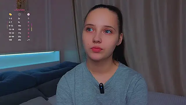 NadiaGnegy online show from 11/03/25, 02:07