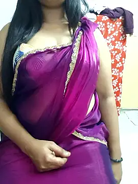 Snapshot of Meera-telugu chatting on 10/18/25, 11:44 Meera-telugu online show from 10/18/25, 11:44