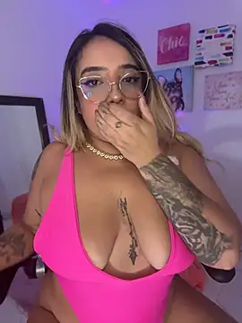 Snapshot of _Ninasanz chatting on 07/18/26, 01:54 Ninasanz online show from 07/18/26, 01:54