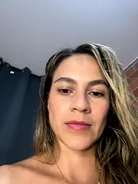 valentina herrrera online show from 11/12/25, 03:40