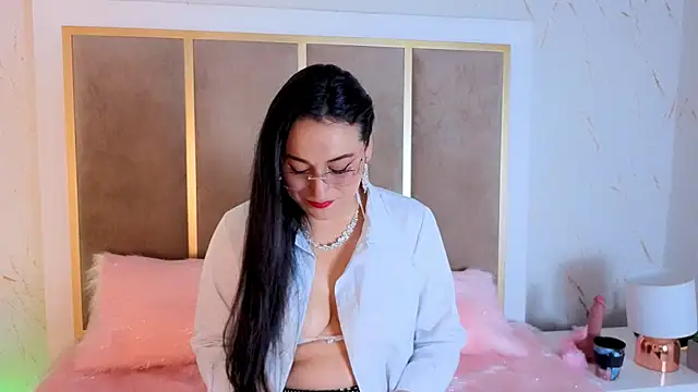 Elizabeth bennett 6 online show from 11/06/25, 11:55