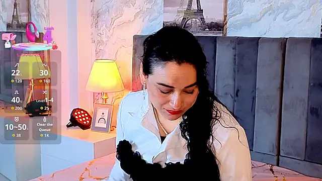 Elizabeth bennett 6 online show from 12/21/25, 12:23