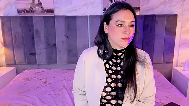 Elizabeth bennett 6 online show from 01/08/26, 10:50