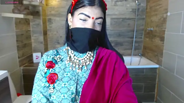 Iniya Parul online show from 04/20/26, 02:42