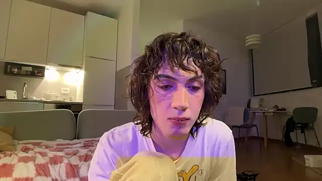 kira yoshika9e online show from 04/20/26, 11:28