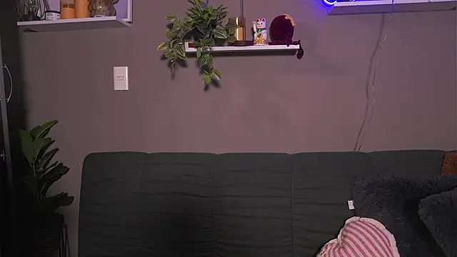 adahara miller17 online show from 10/30/25, 01:40